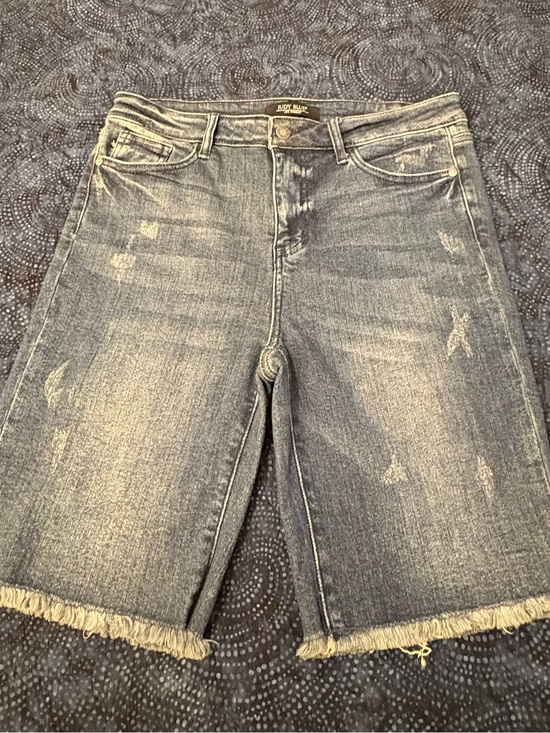 Judy Blue Pants - Judy Blue Distressed Midwash Denim Bermuda Shorts